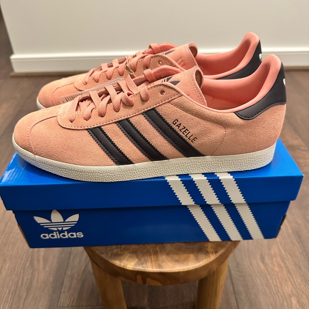 Adidas Gazelle Men’s Athletic Pink Black White Sneakers JH5388, Size 10